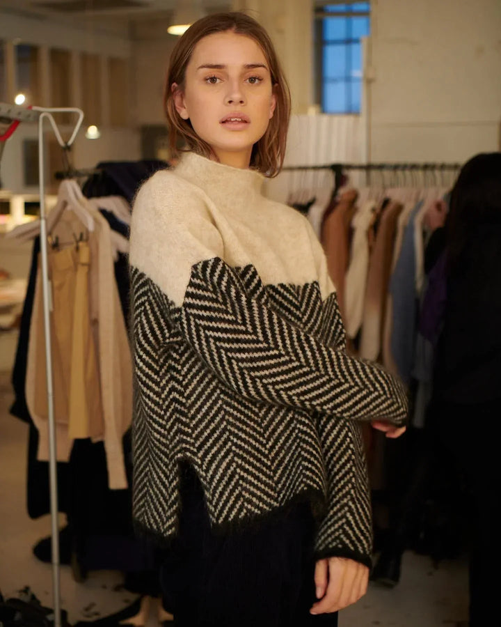 Stéphane™ - Luxury Cashmere Turtleneck