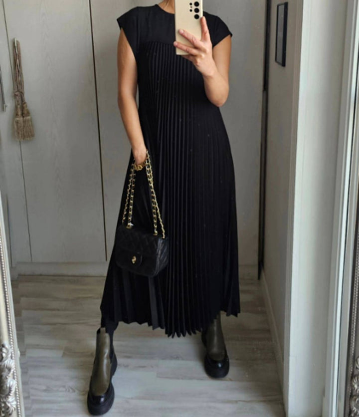 Joley™ Timeless Comfortable Dress