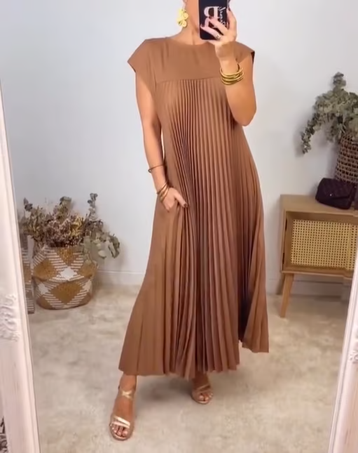 Joley™ Timeless Comfortable Dress