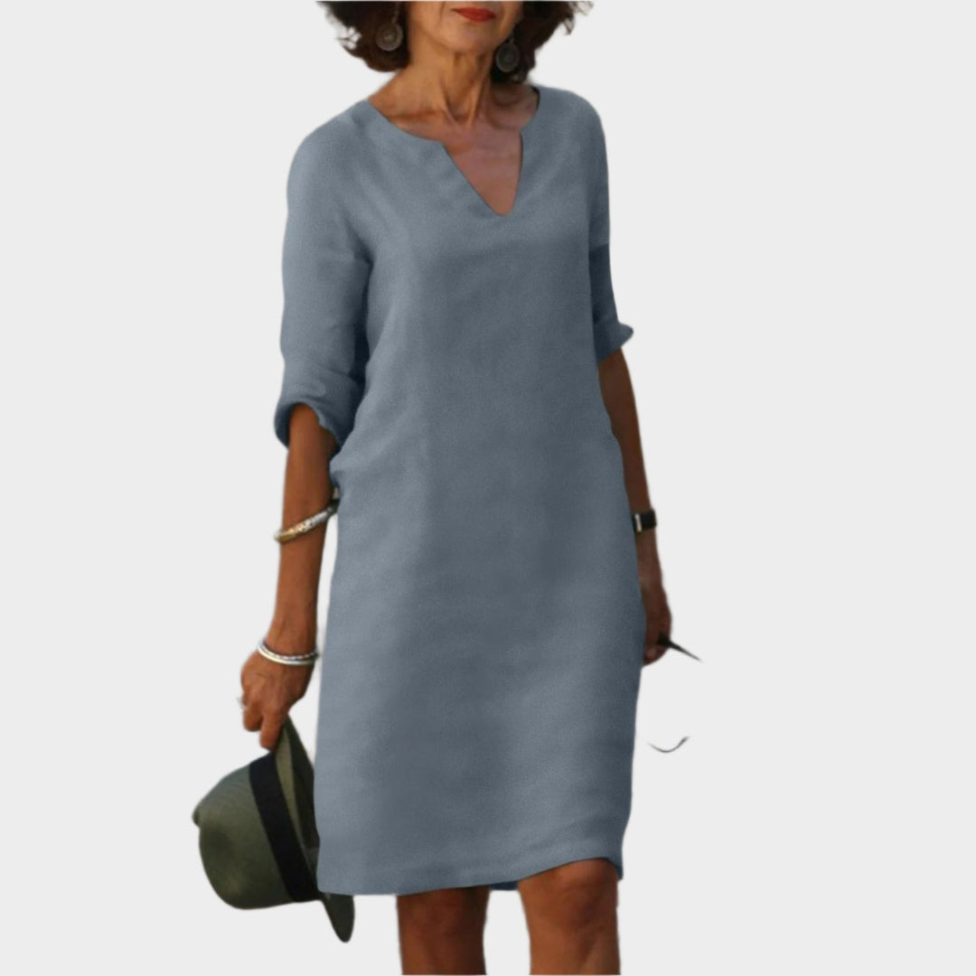 https://cdn.shopify.com/s/files/1/0937/3941/7945/files/Marjan_Stijlvolle_zomer_jurk_T-E12.jpg?v=1752775642